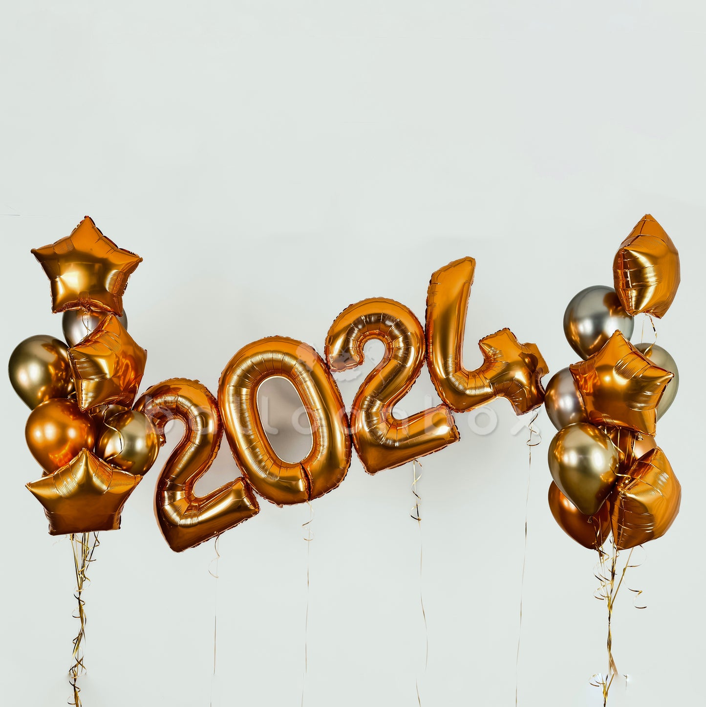 Kit Especial de Año Nuevo: Globos de Helio 2026 + Bouquets Extra