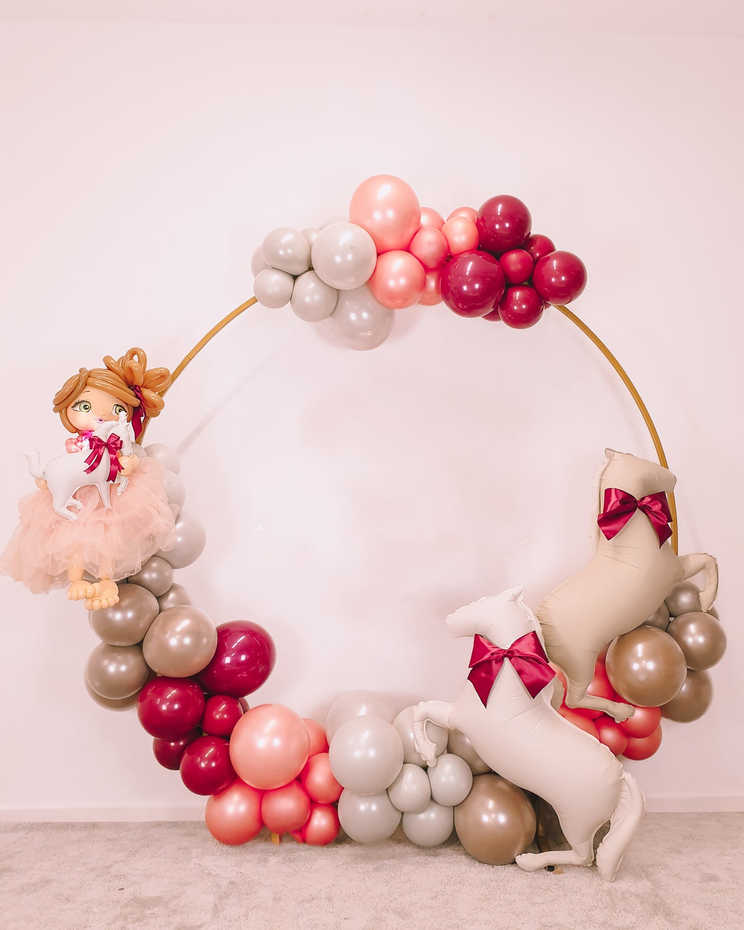 Arcos y semi arcos de globos (Contáctanos para un presupuesto personalizado).