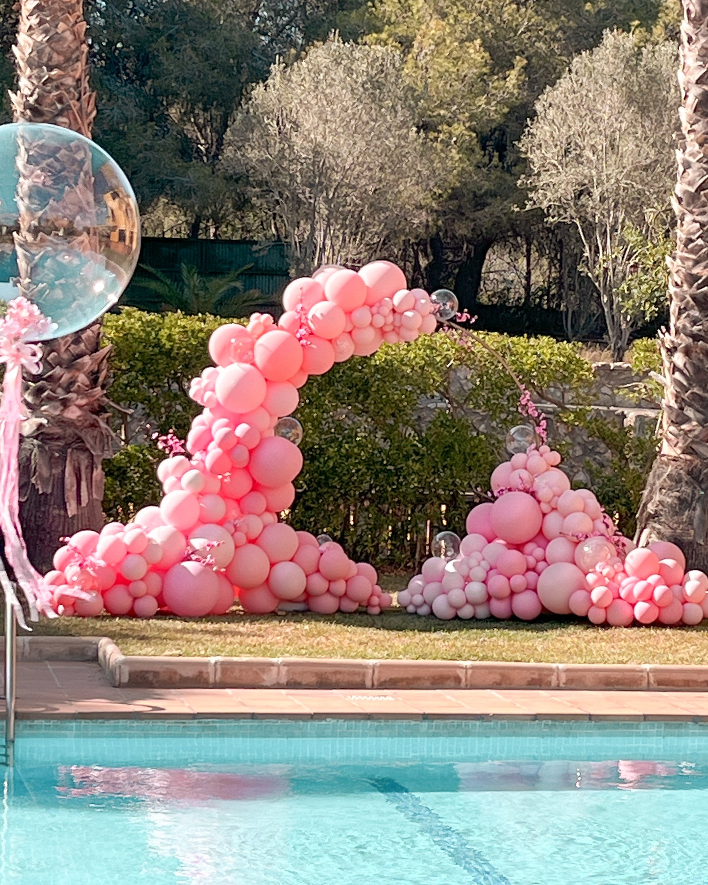 Arcos y semi arcos de globos (Contáctanos para un presupuesto personalizado).