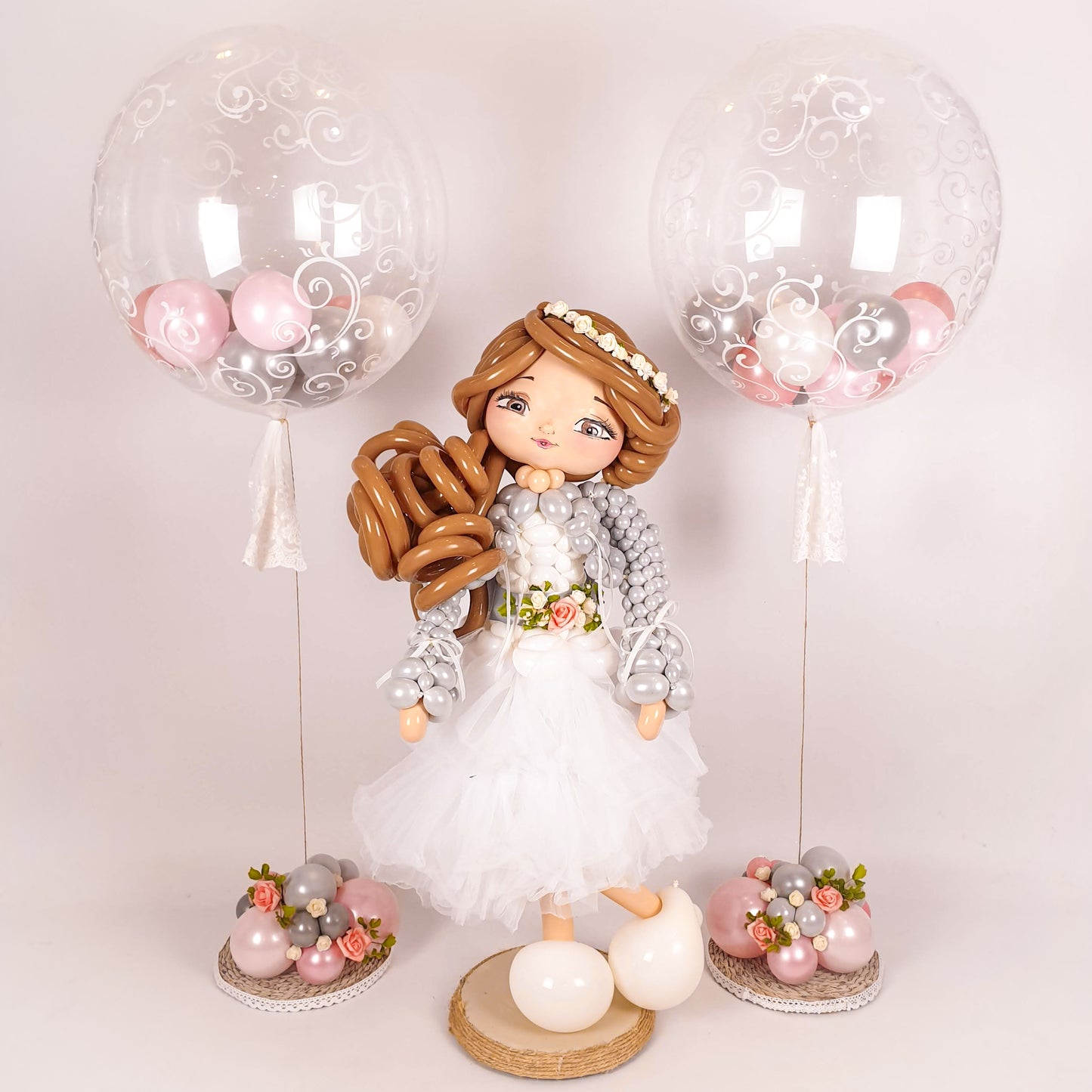 Muñeca de globos  premium personalizada + 2 centros de mesa