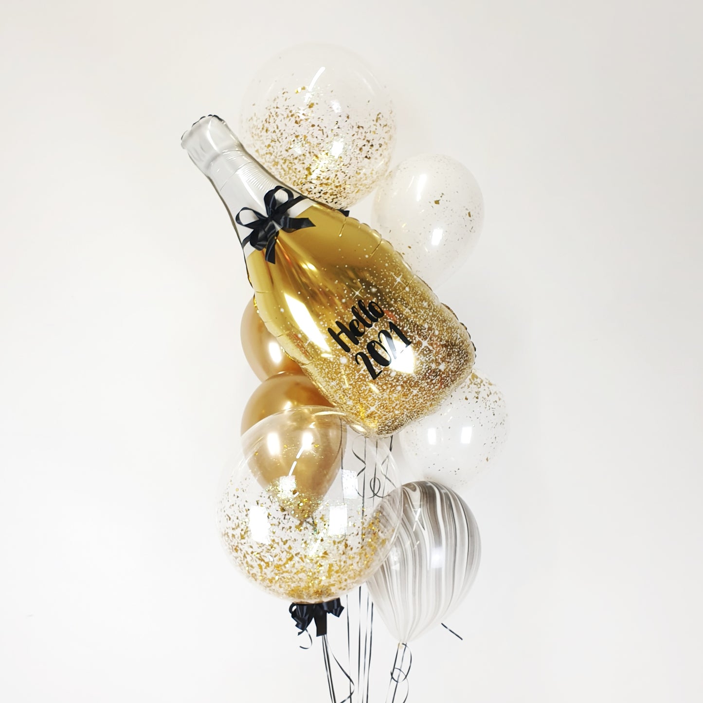 Hello 2021 balloon bouquet